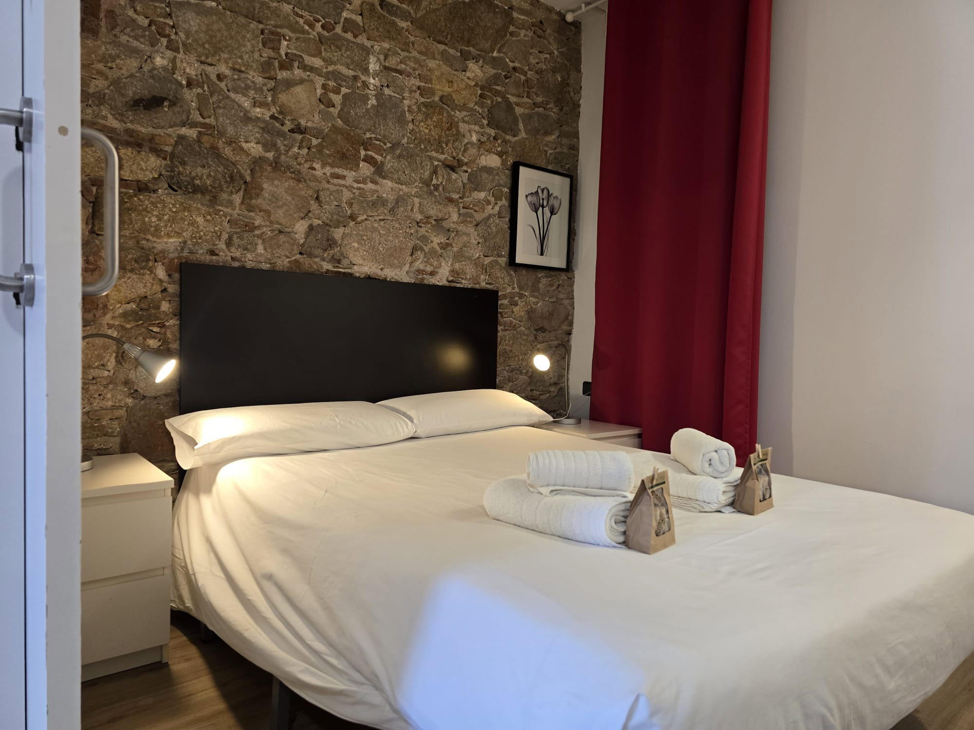 Charming apartment very well located.