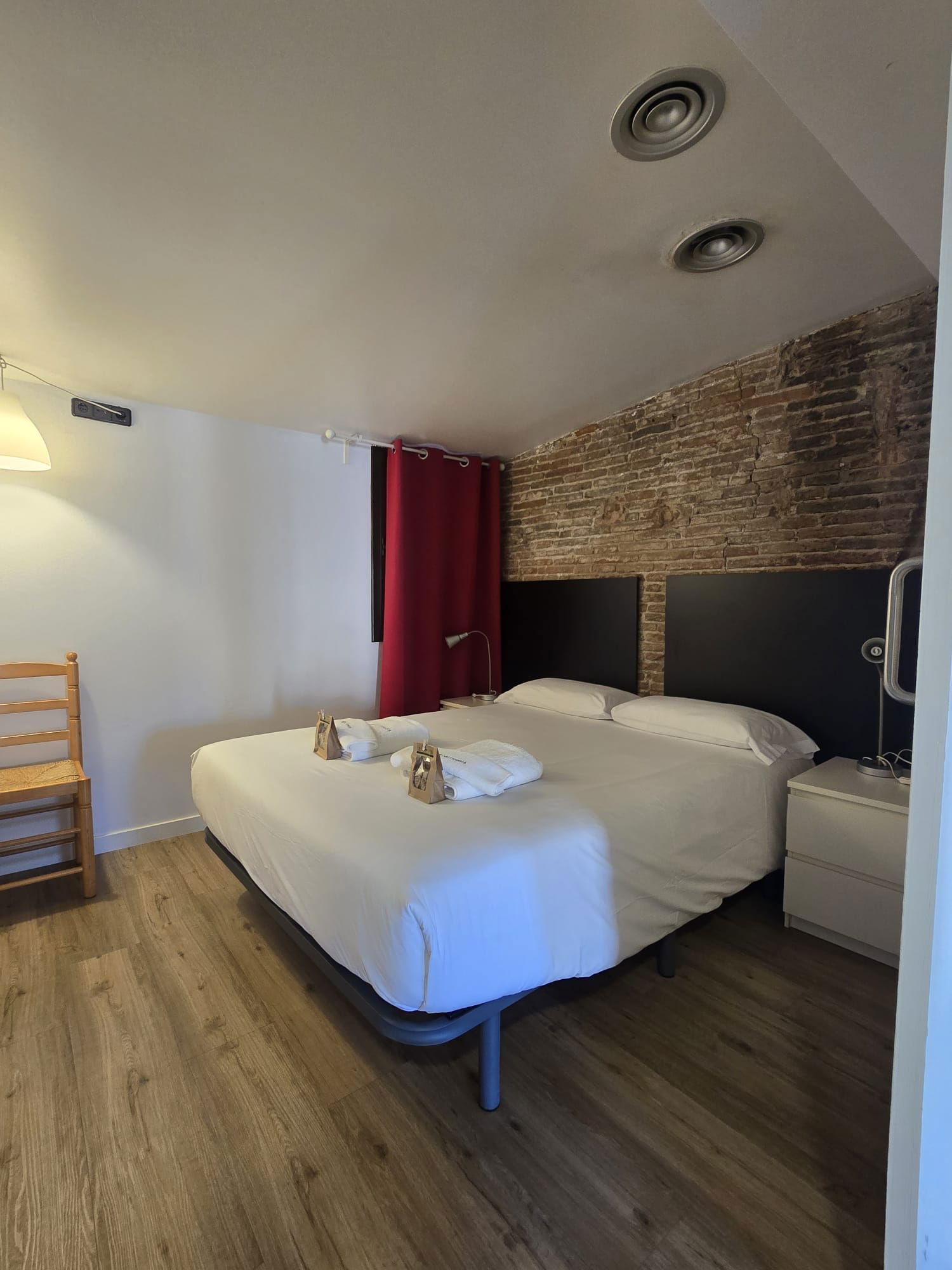 Charming apartment very well located.