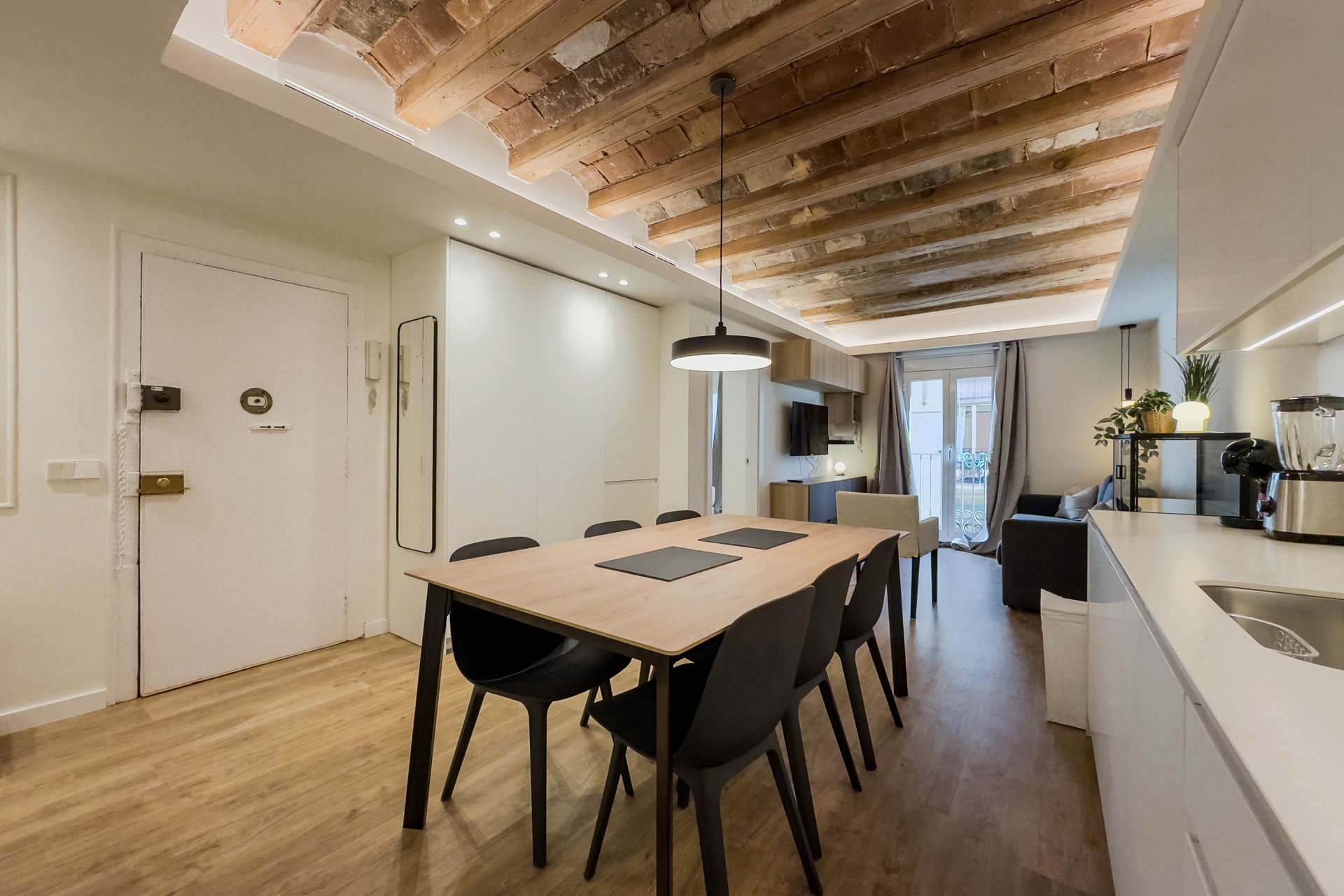 Spacious and bright apartment in the Born neighborhood with 3 bedrooms