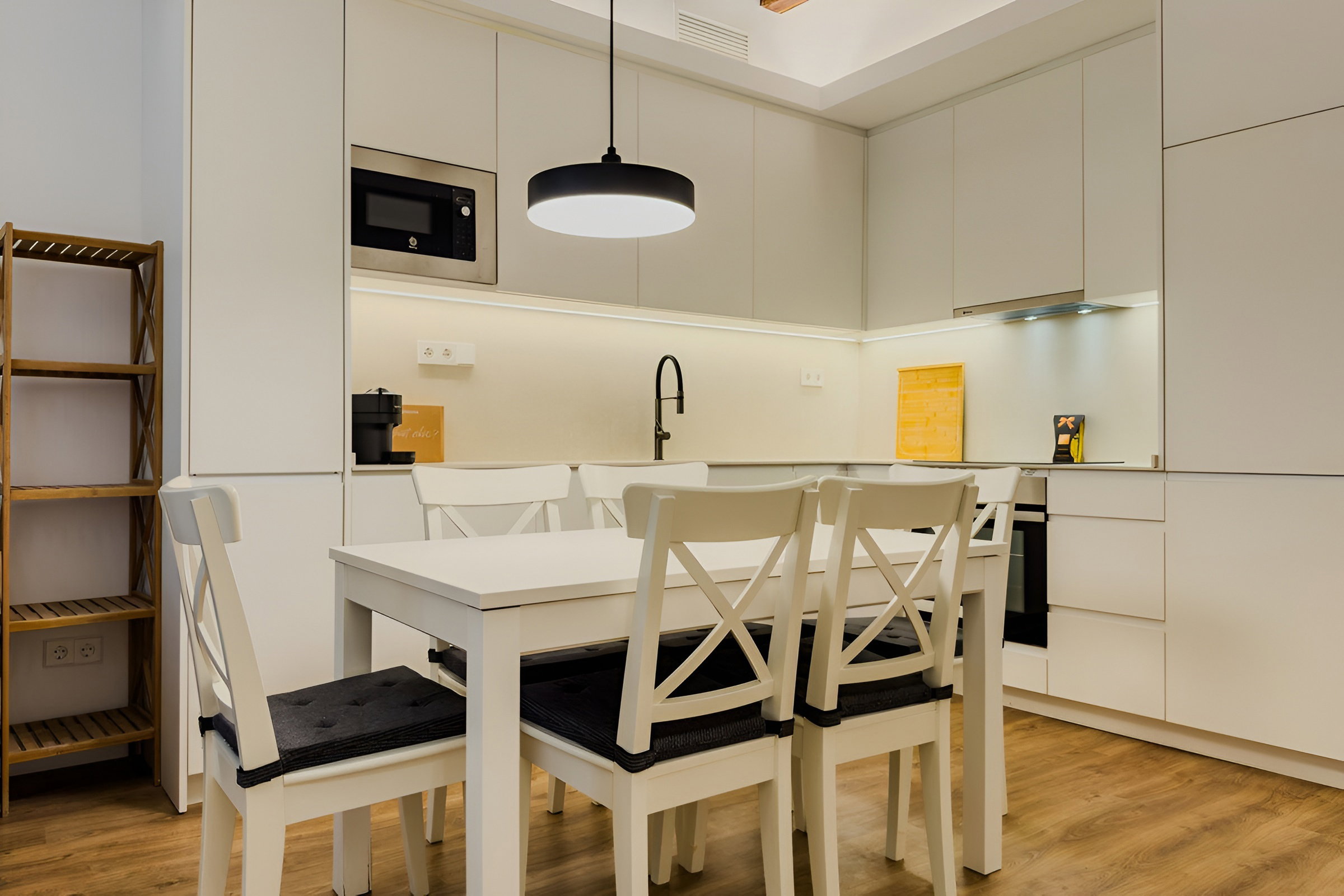 Central apartment with 2 bedrooms for 4 people