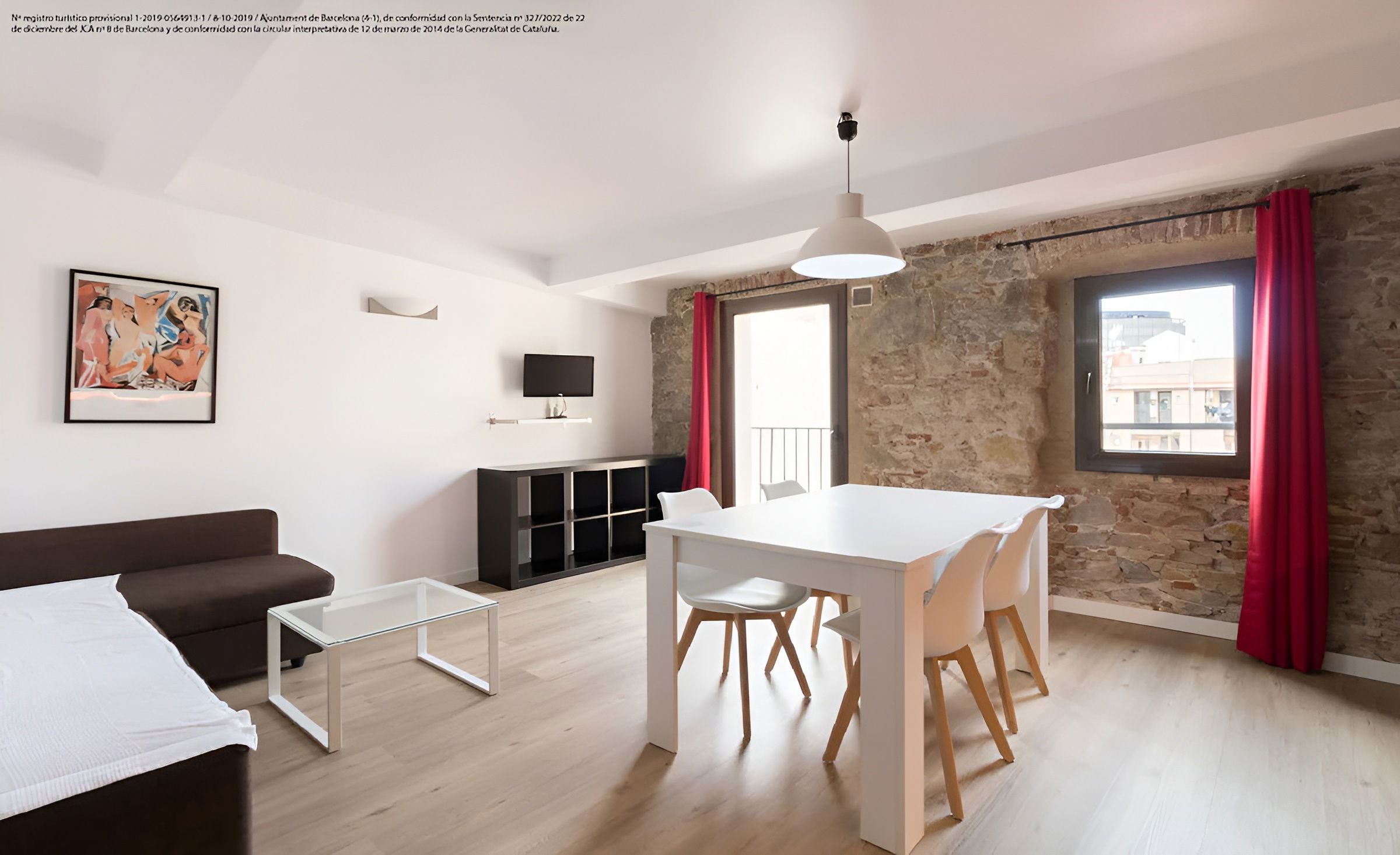 Charming apartment very well located.