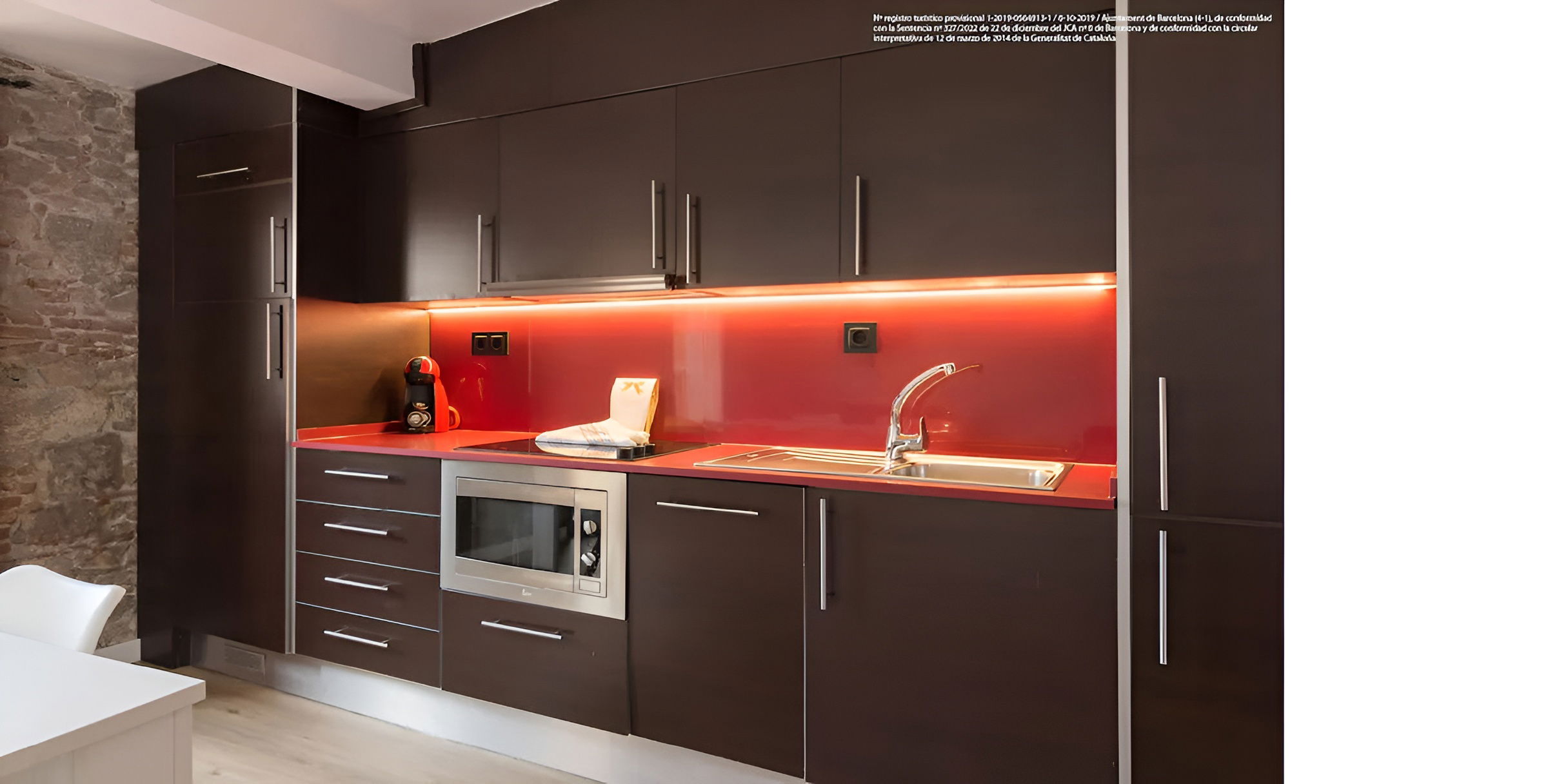 Charming apartment very well located.