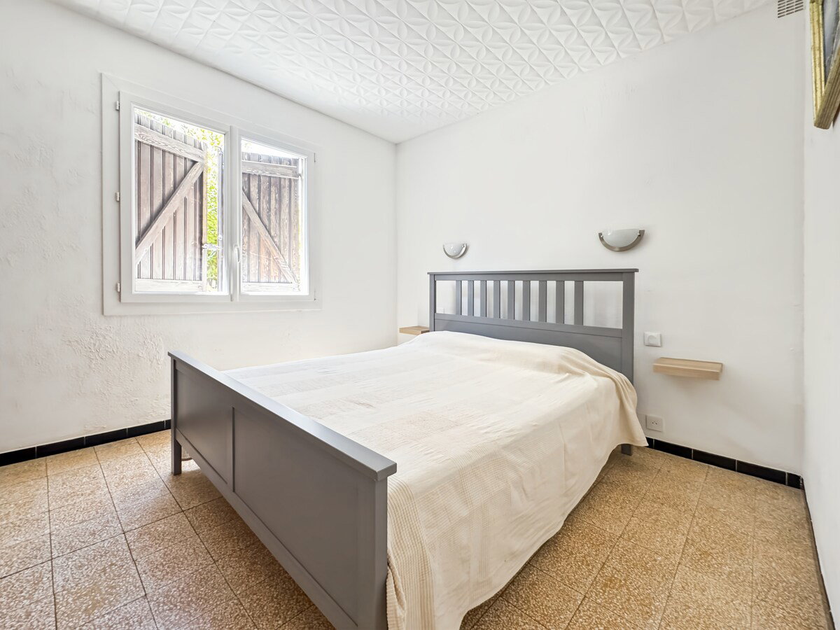 Bedroom image 1