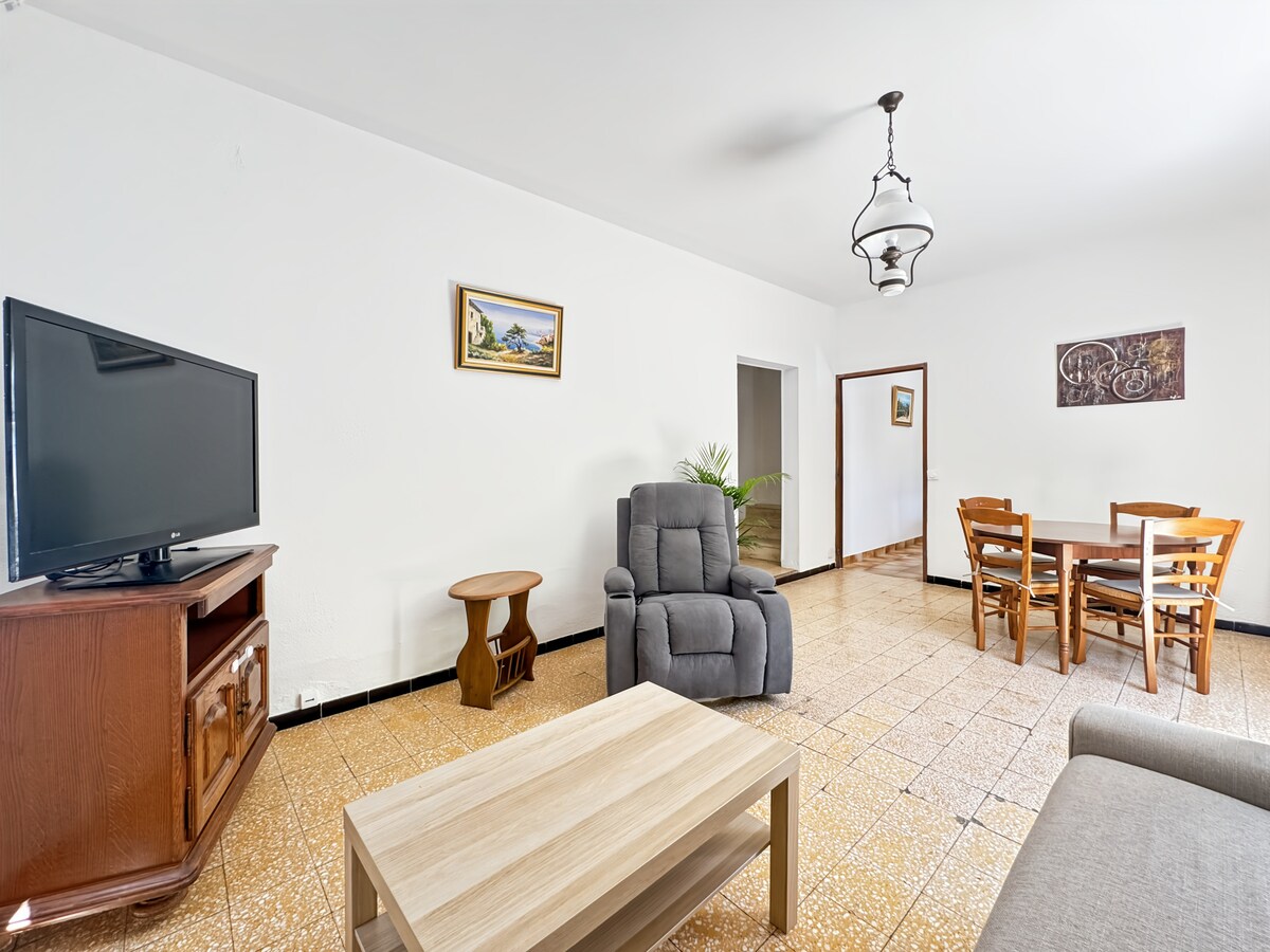Living room image 1
