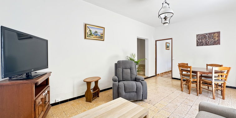 Living room image 1