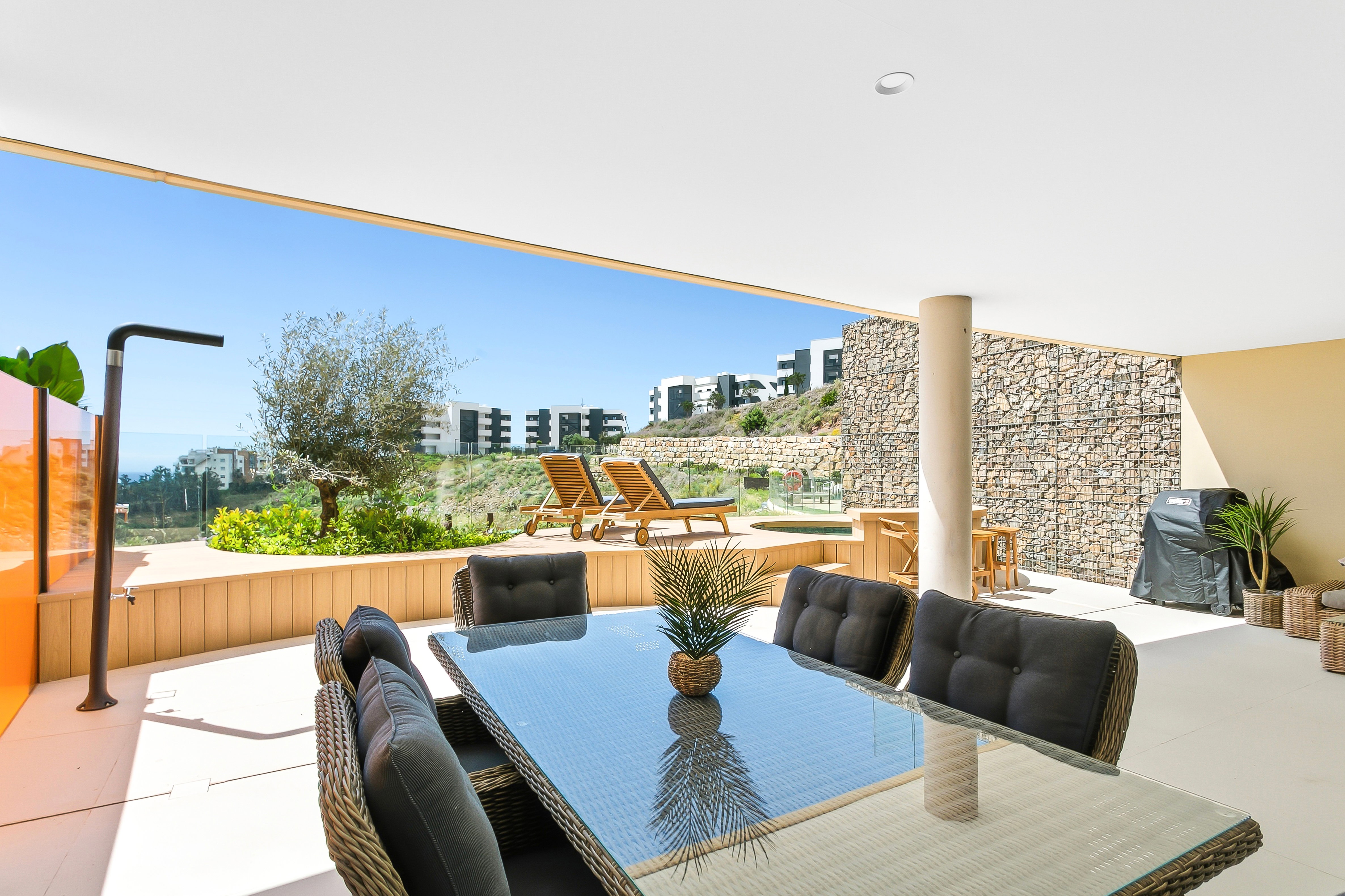 Darko Suite ~ Great Views ~ Sunken Terrace Pool