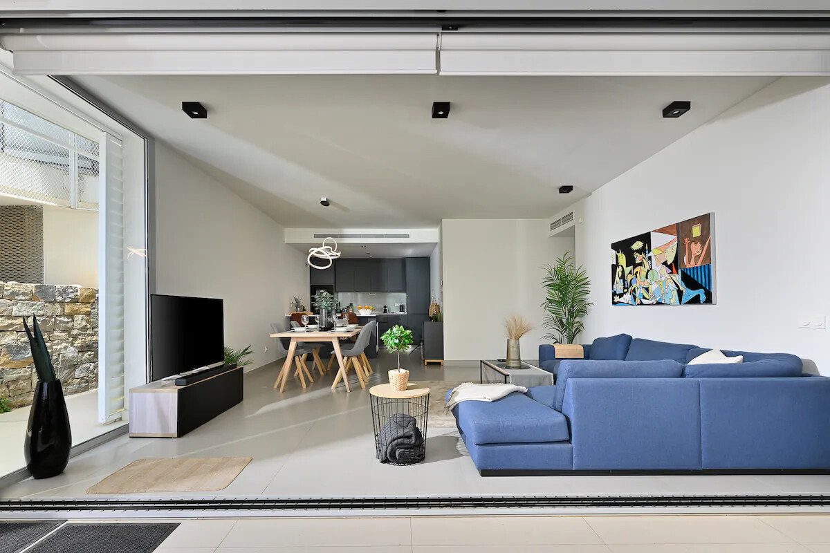 Picasso ~ Modern apartment ~ Pool