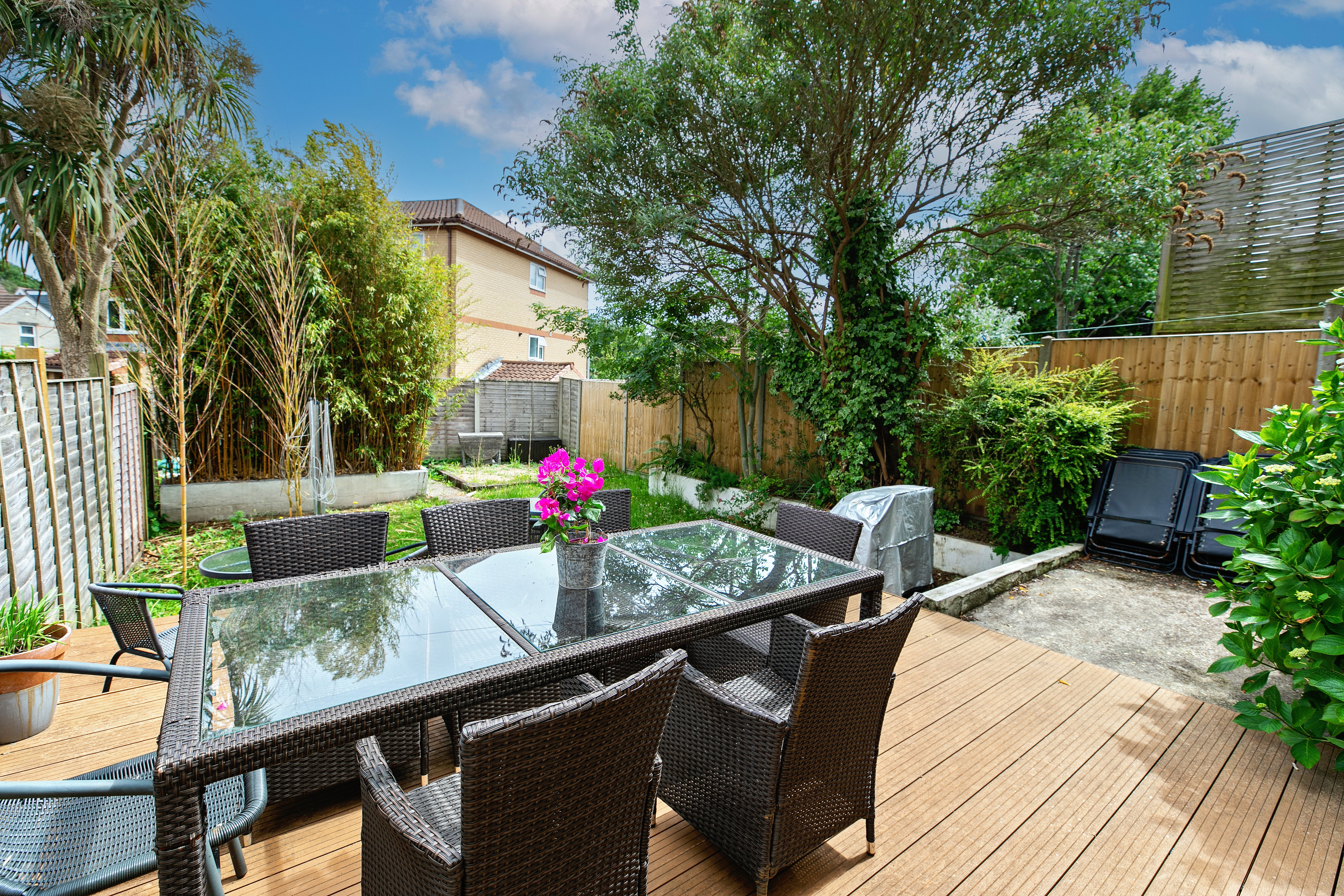 The Penn Pad | Spacious 5 BRs | Garden & Parking | Beach 2 miles | Sleeps 13+
