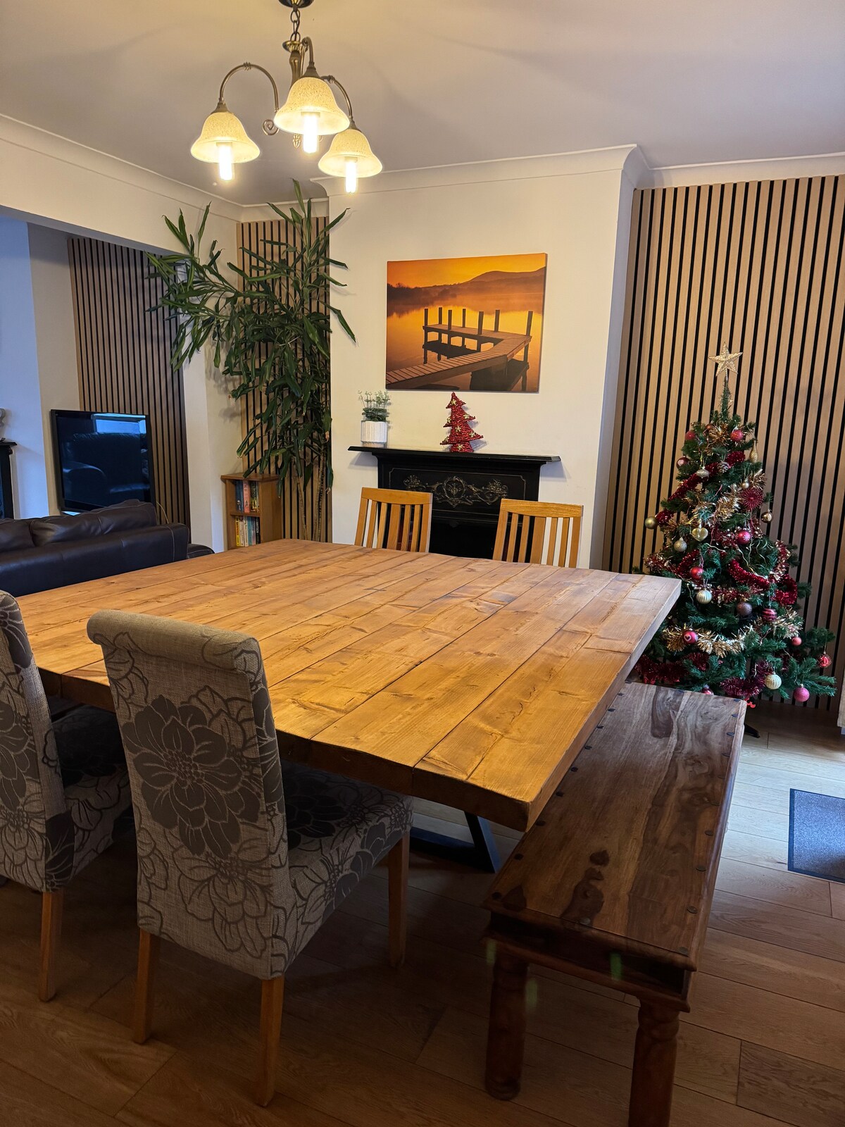 The Penn Pad | Spacious 5 BRs | Garden & Parking | Beach 2 miles | Sleeps 13+