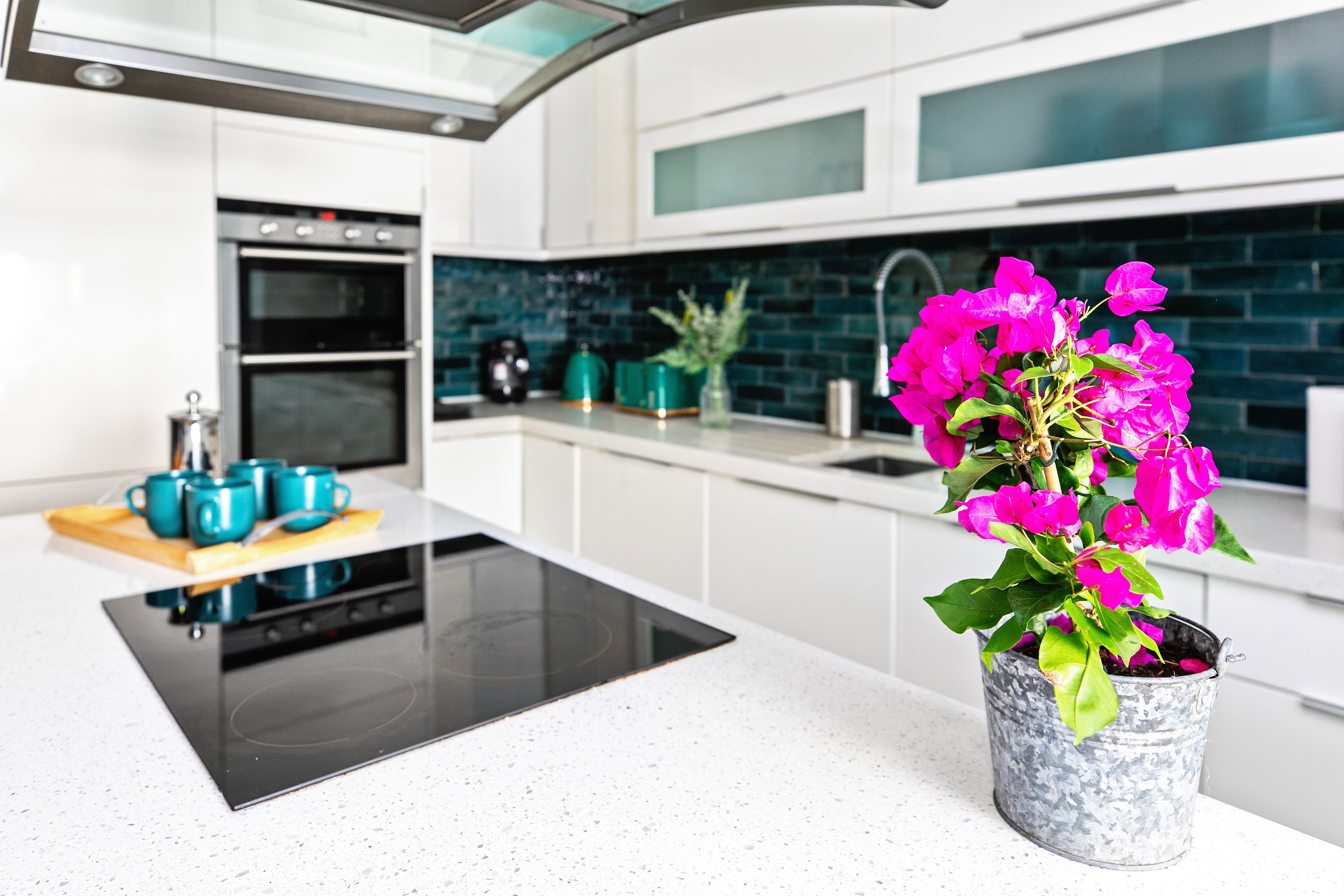 Lower Railway Cottage | Calm Stylish House | Garden & Parking | Beach 1.7 Miles