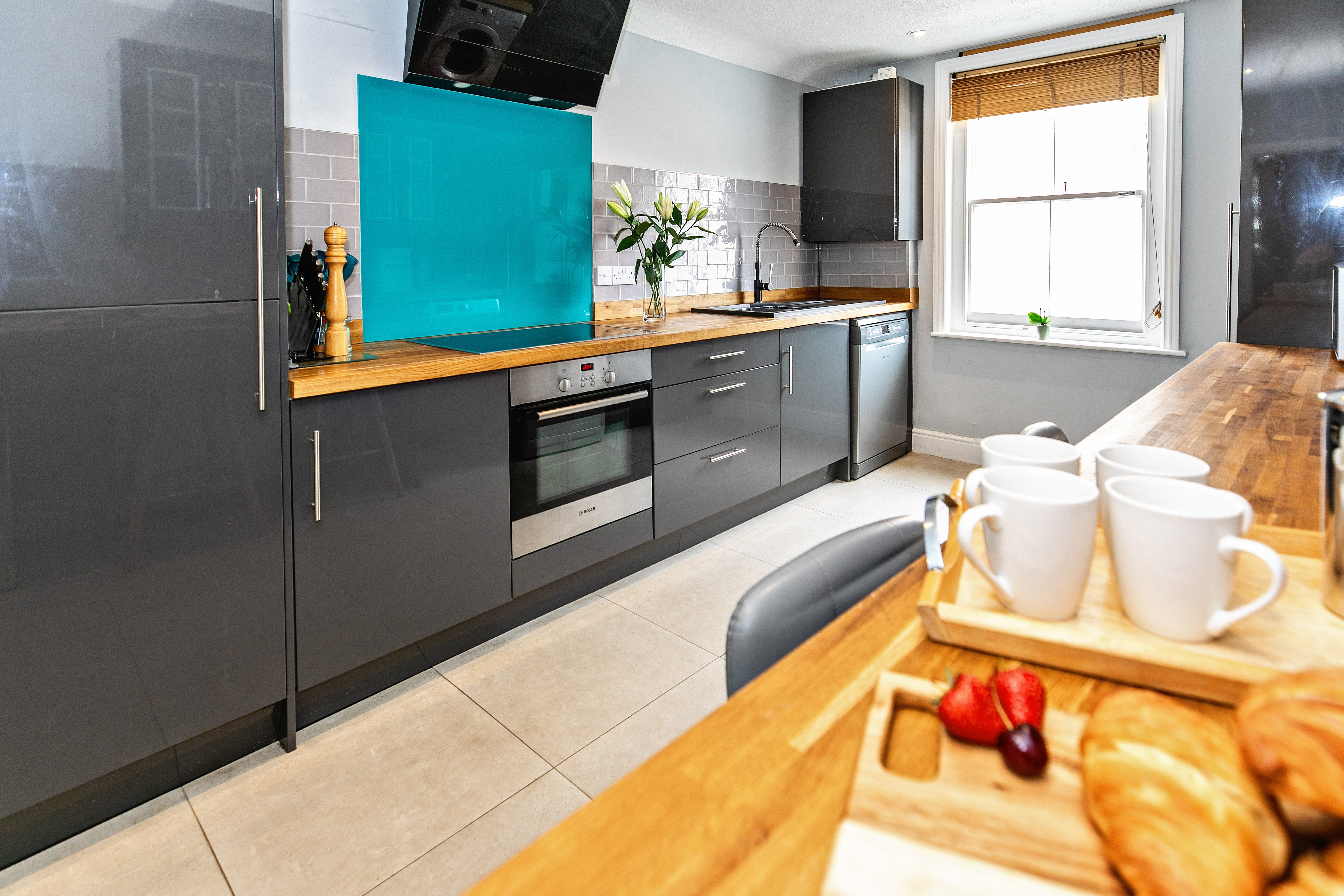 Ashley Cross | Stylish Maisonette | Vibrant Popular Village | Perfect Group Stay