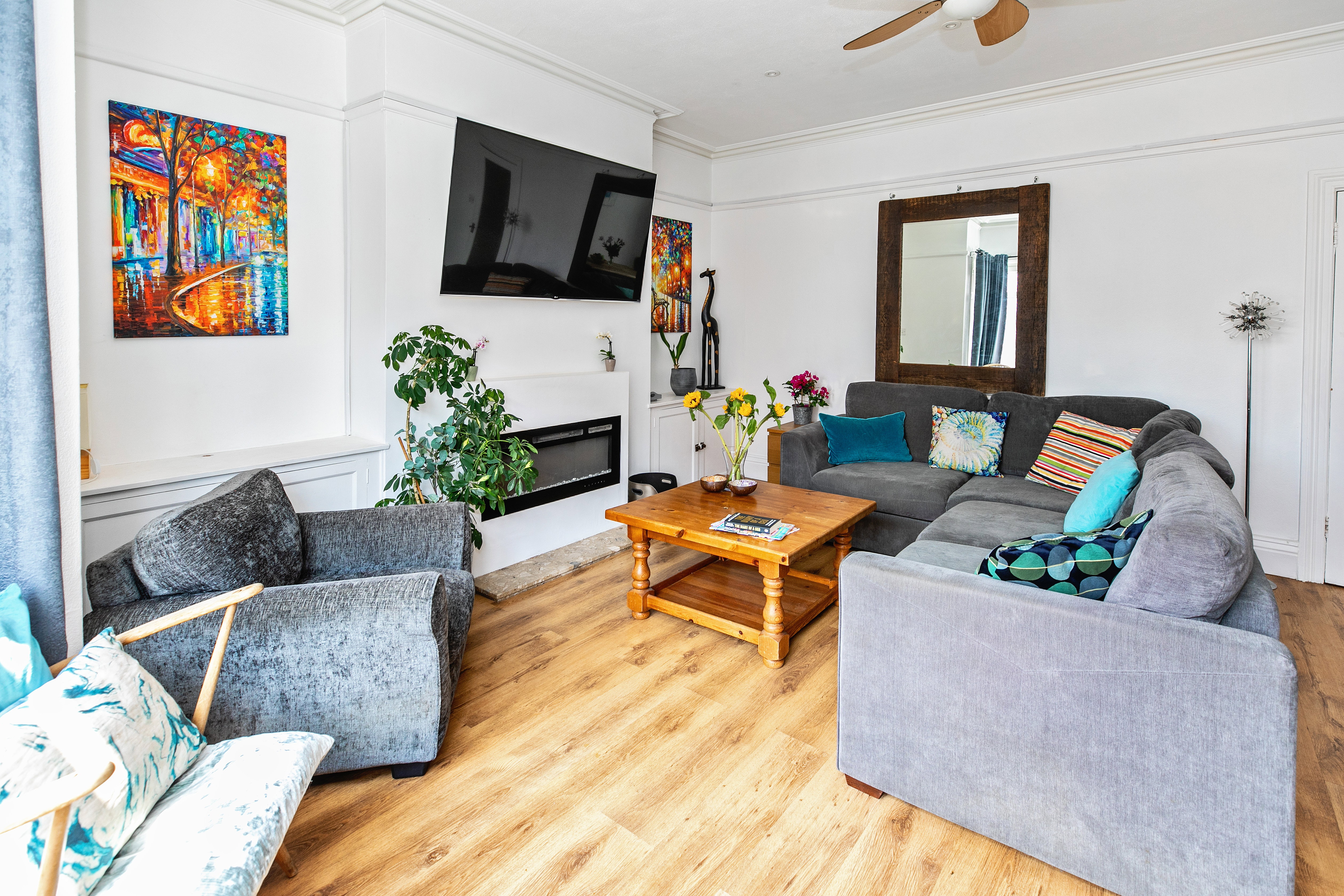 Ashley Cross | Stylish Maisonette | Vibrant Popular Village | Perfect Group Stay