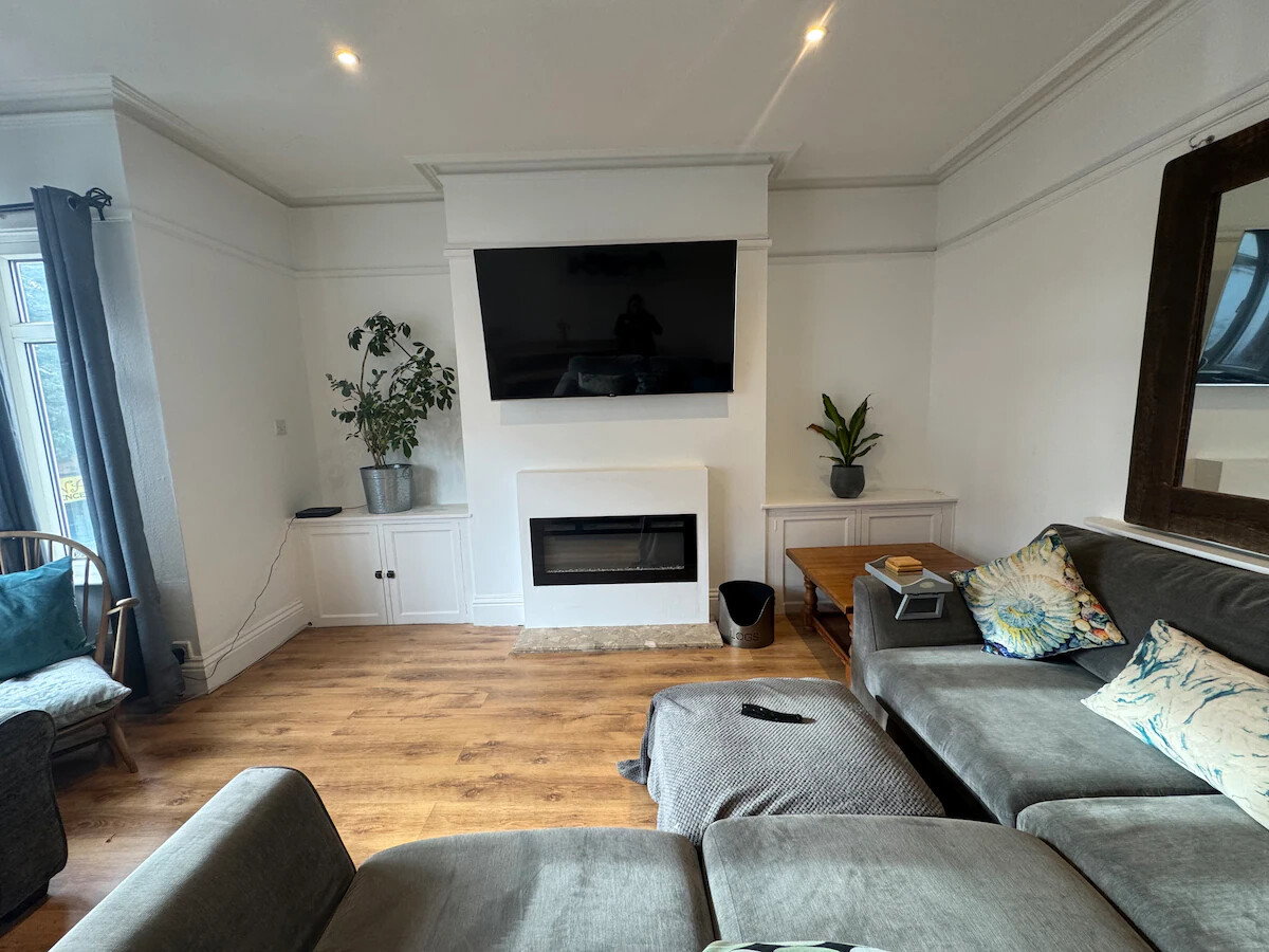 Ashley Cross | Stylish Maisonette | Vibrant Popular Village | Perfect Group Stay