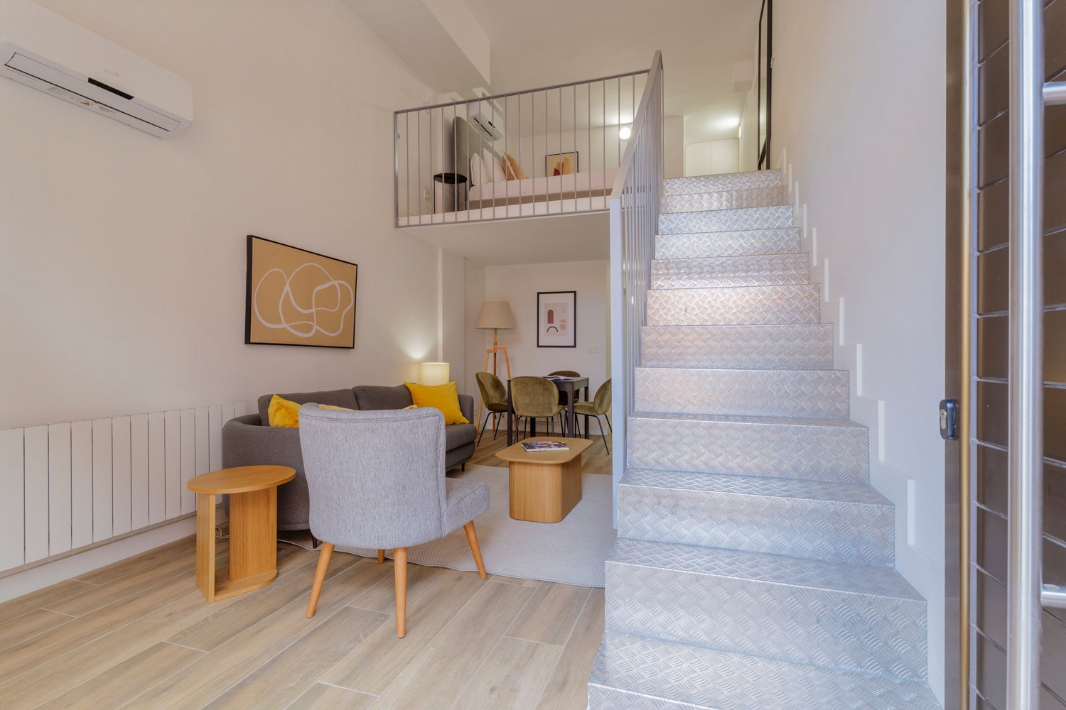 Cozy designer loft-style studio in the heart of Chamberí.