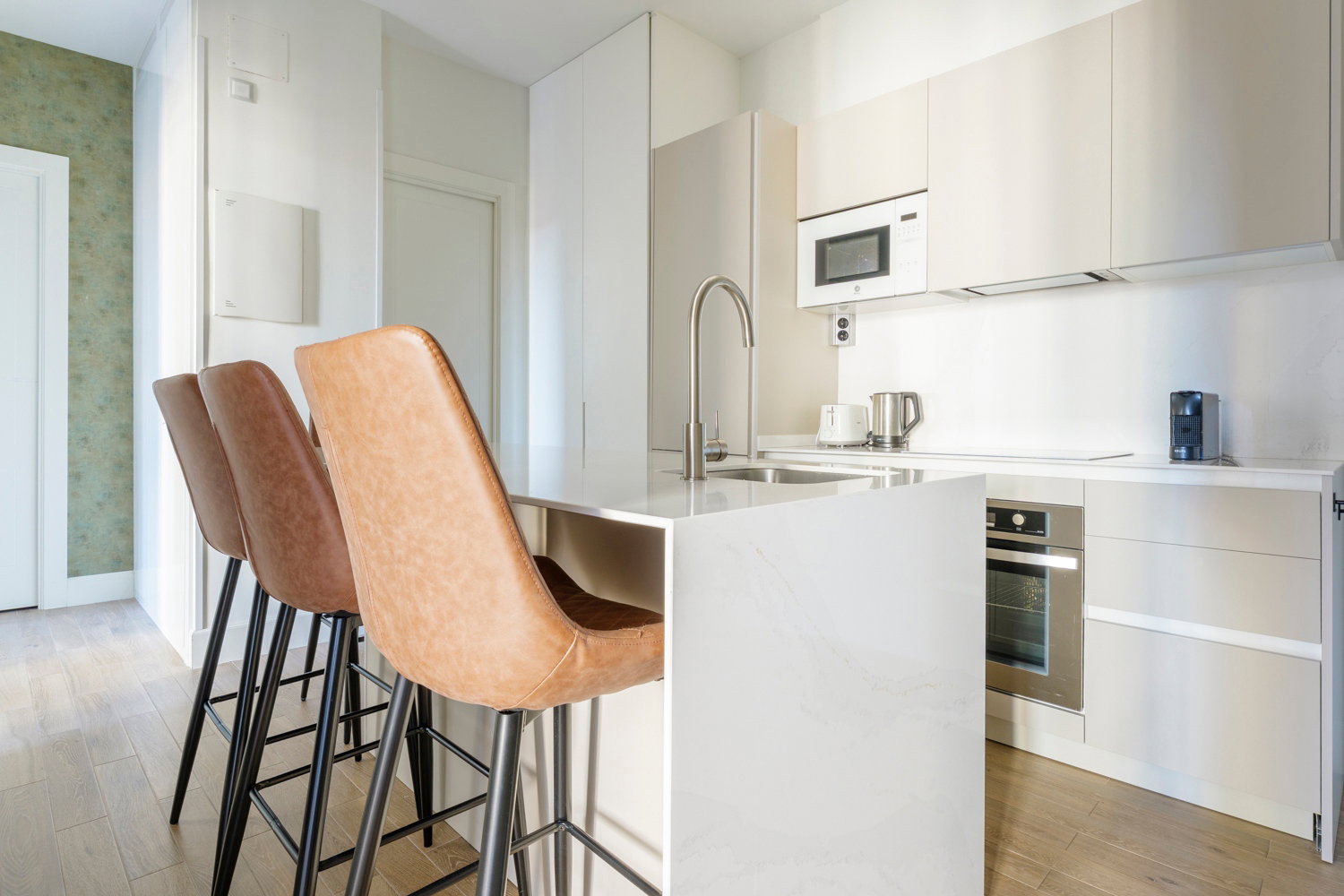 Two-bedroom apartment, just steps from the Royal Palace