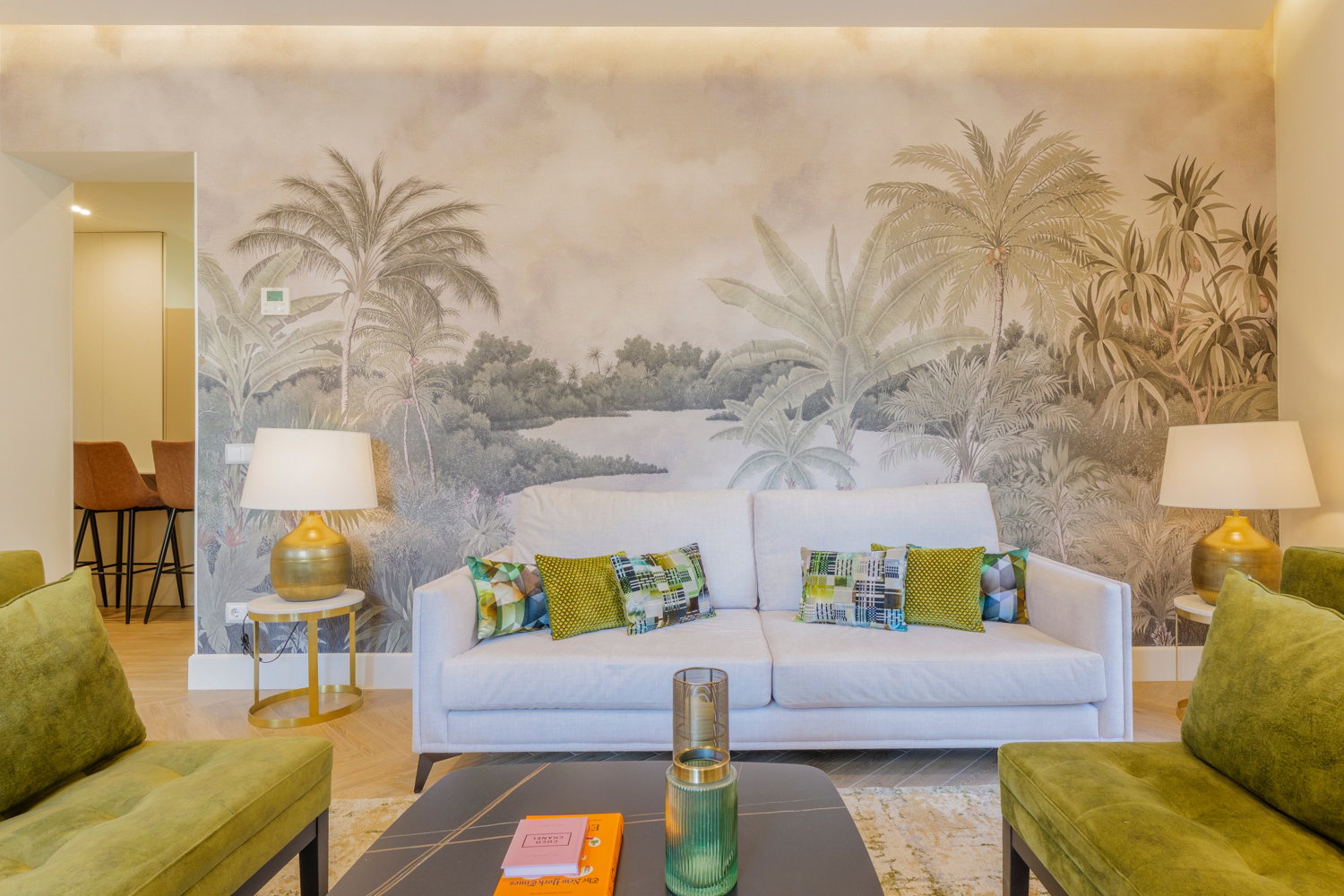 Two-bedroom apartment, just steps from the Royal Palace