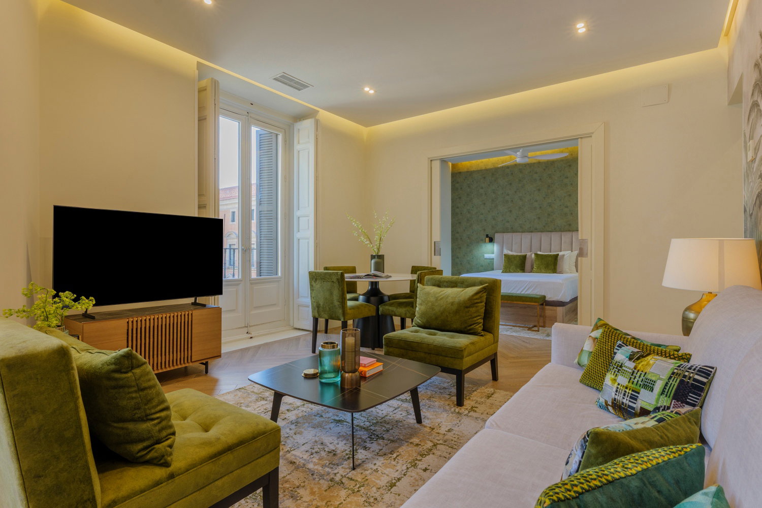 Two-bedroom apartment, just steps from the Royal Palace