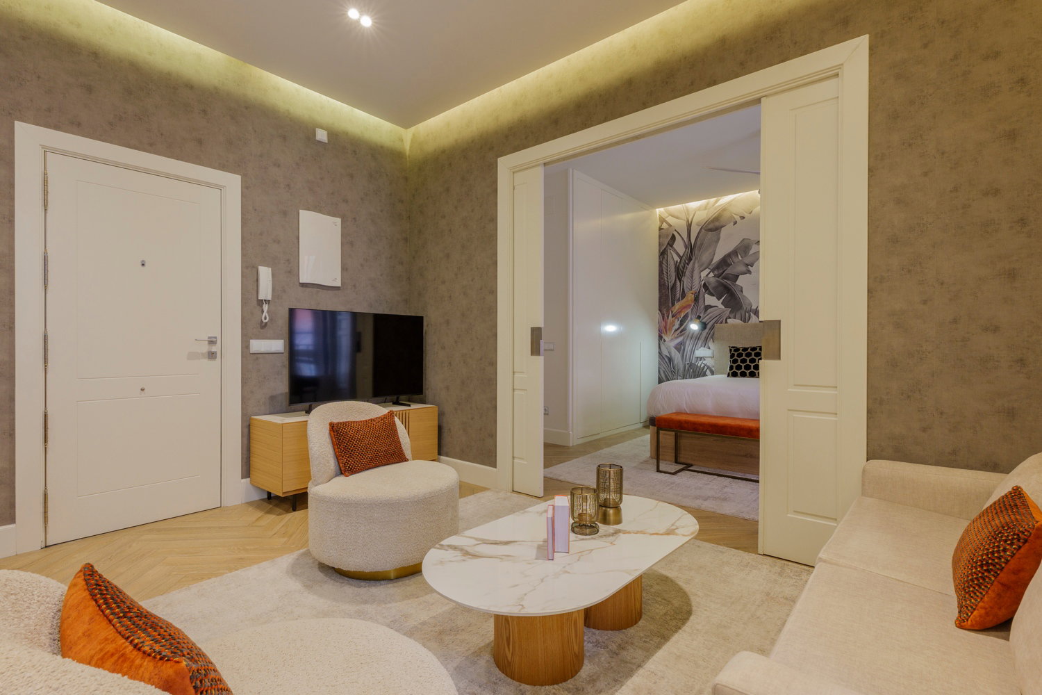 Spacious one-bedroom apartment with office steps from the Palace