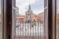 Bright 80m² exterior apartment in the historic center