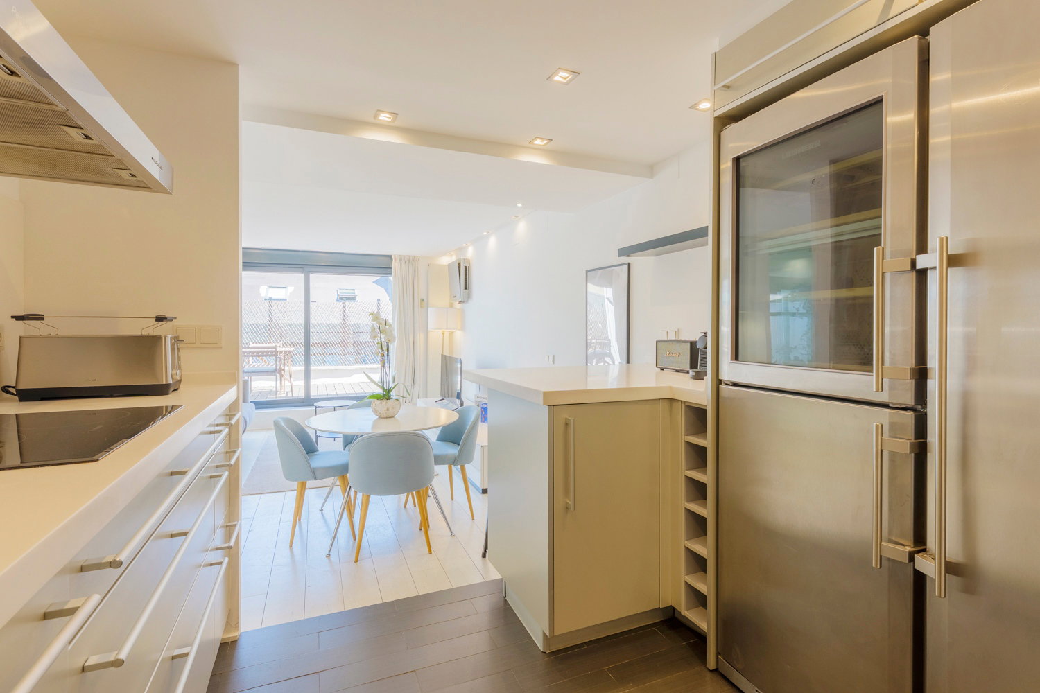 Modern 2-bedroom apartment with terrace in Chamberí
