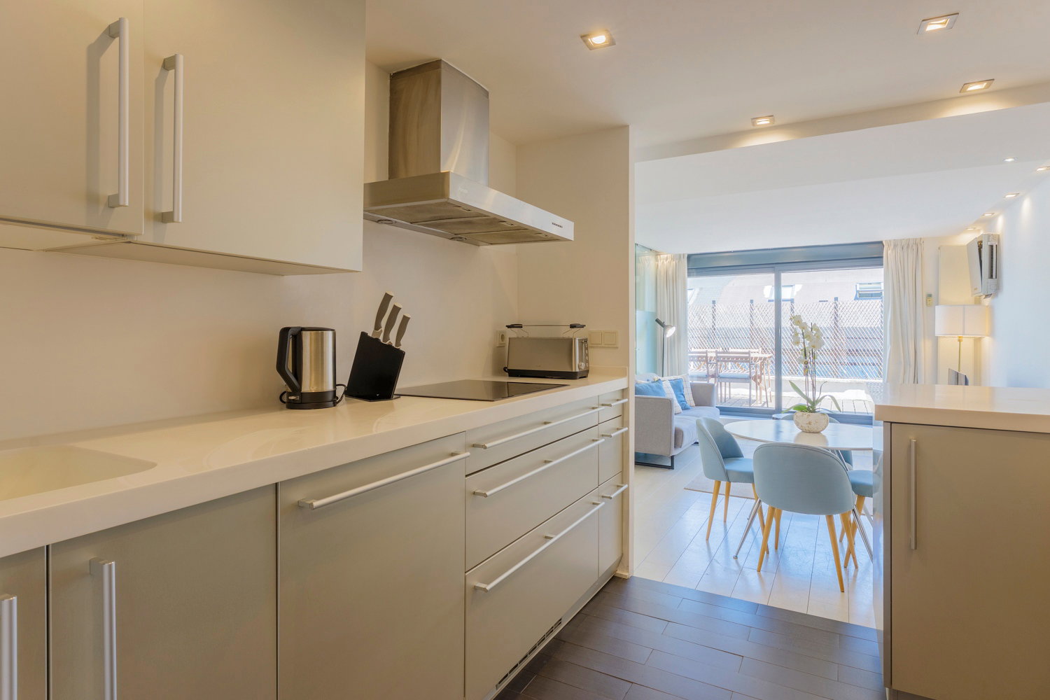 Modern 2-bedroom apartment with terrace in Chamberí