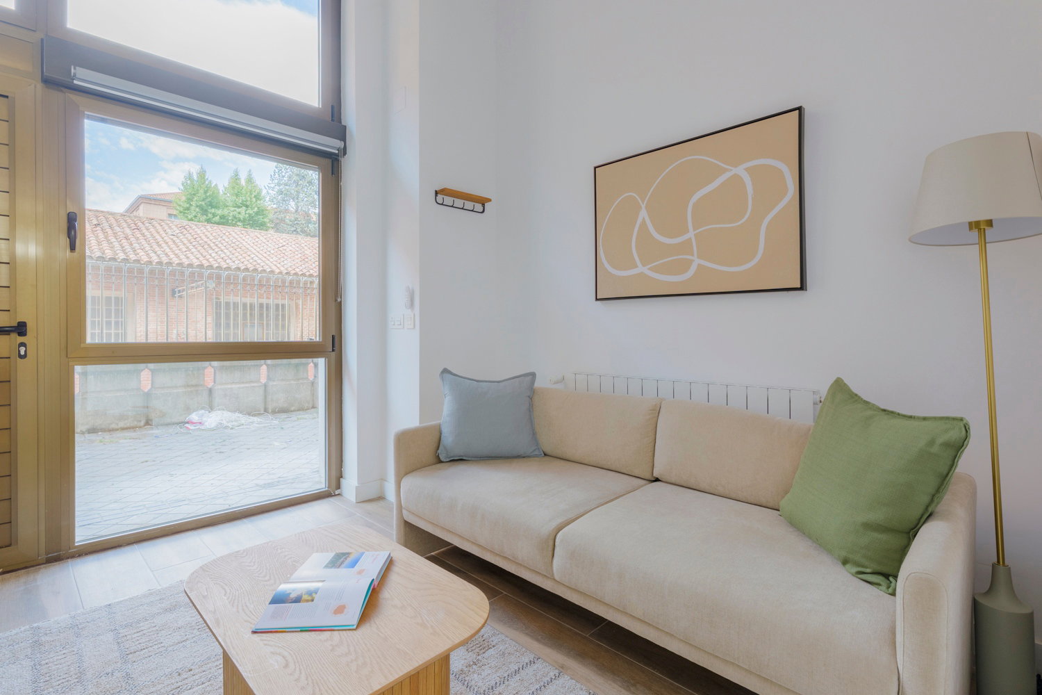 Fully furnished 2-bedroom duplex
