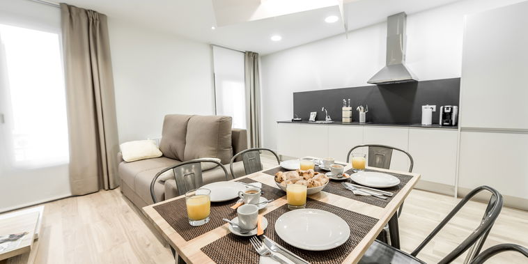 203 MARTA SILVESTRE · 6 Pax (La Torre Boutique Apartamentos - Teruel)