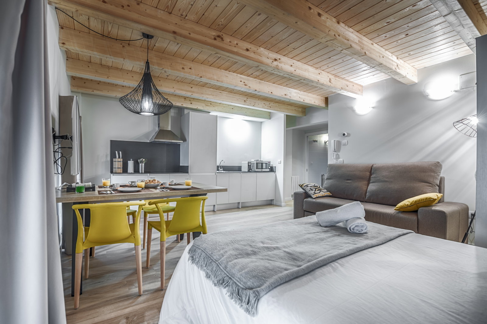 Estudio 303 MANUEL PERTEGAZ · 4 Pax (La Torre Boutique Apartamentos - Teruel)