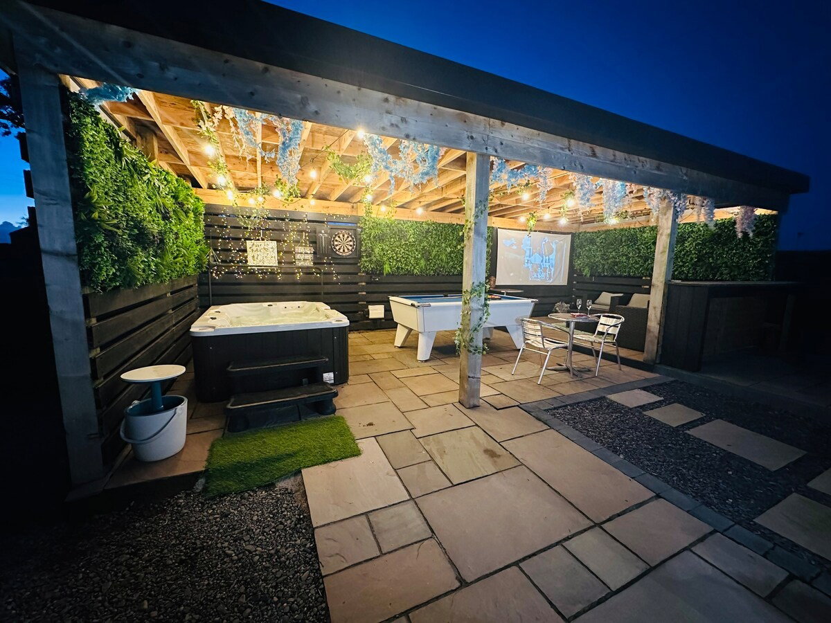 Join us at The Bothy to enjoy this unique and romantic escape!
