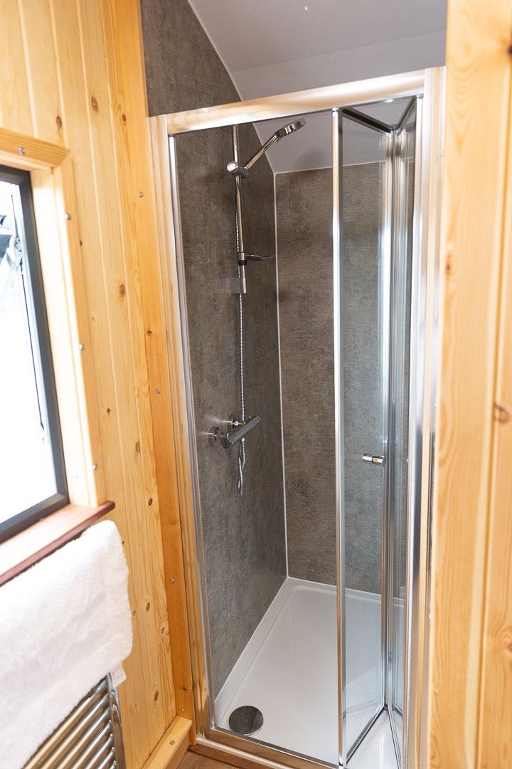 Thistle Pod - Luxury Glamping Farm Stay with Hot Tub!