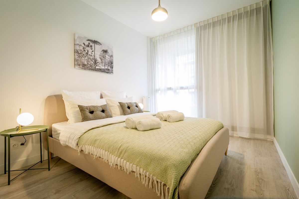 Chambre avec un lit "queen-size" 160cm x 200cm