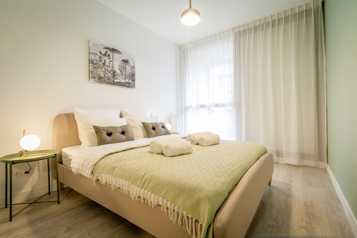 Chambre avec un lit "queen-size" 160cm x 200cm